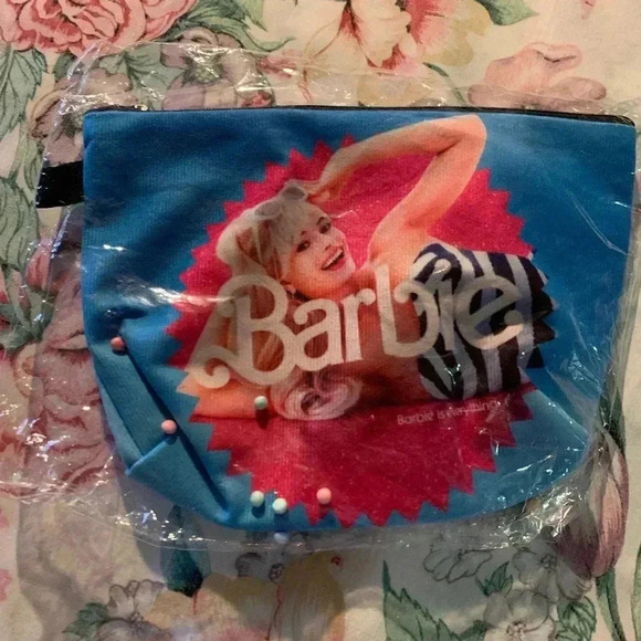 Barbie Cosmetic Bag - Picture 1 of 3